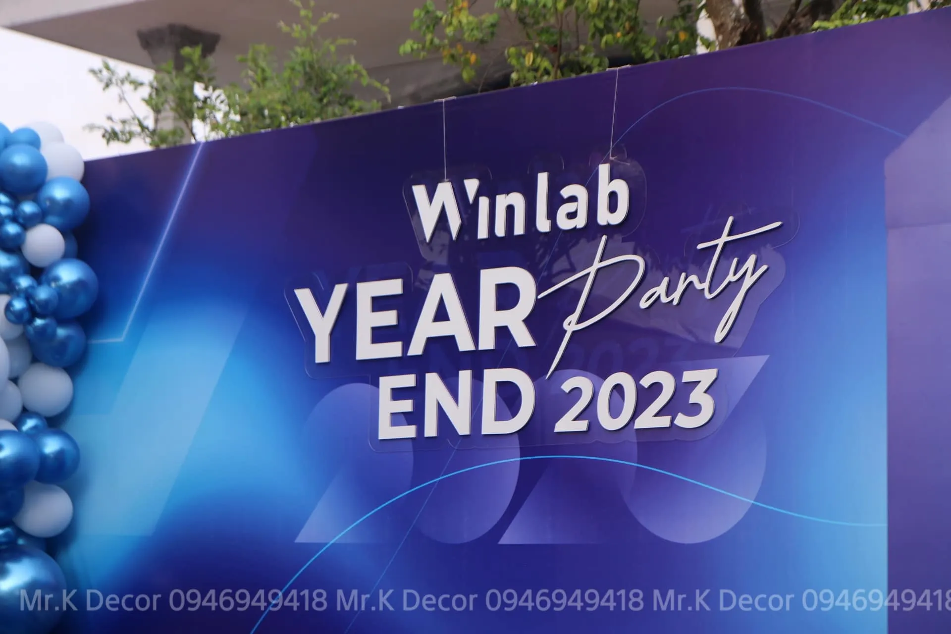 
  <p>Mẫu thiết kế trang trí</p>
  <p class="text-transparent bg-gradient-to-r from-red-500 to-orange-400 bg-clip-text">tất niên & tân niên</p>
